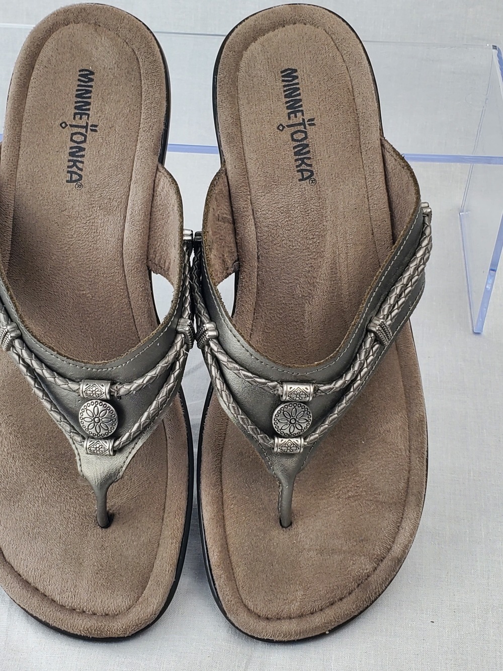 Minnetonka Women’s Silverthorne 360 Leather Thong Sandals Flip Flop Sz 11 Pewter